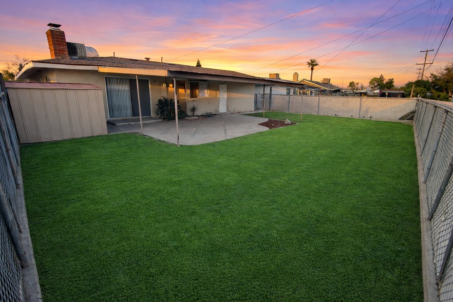 Building Photo - 909 Dwina Ave