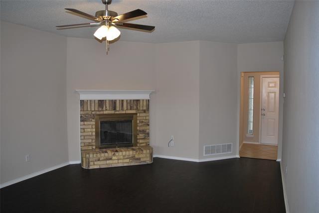 Building Photo - 3015 Scenic Glen Dr