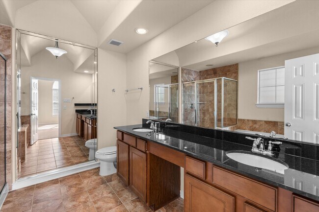 Building Photo - 3318 Clearview Villa Way