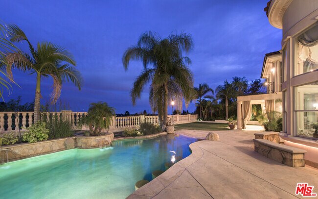 Building Photo - 3016 Elvido Dr