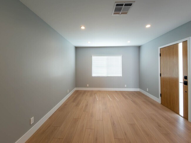 Building Photo - 6454 Gentry Ave