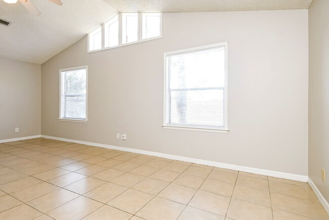 Building Photo - 5166 Clarion Hammock Dr