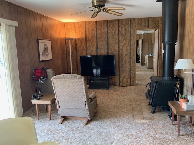 Building Photo - 121 Larch Ct