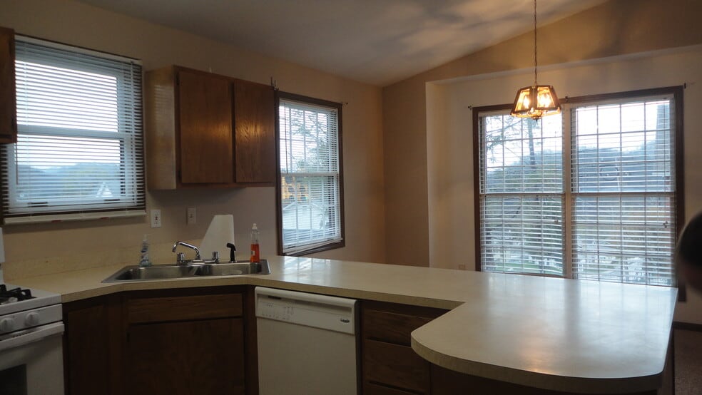 Building Photo - 1223 Richwood Ave