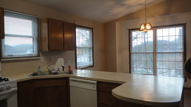 Building Photo - 1223 Richwood Ave