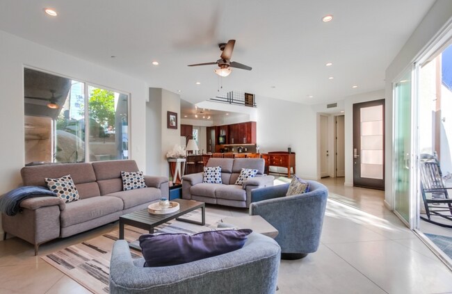 Building Photo - 28548 Meadow Glen Way W