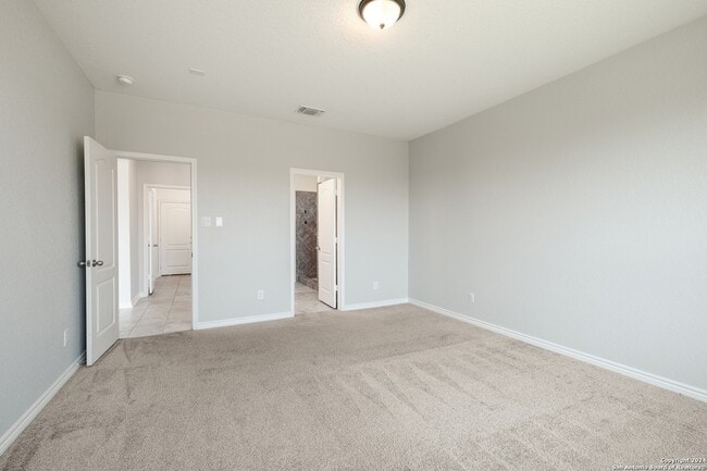 Building Photo - 118 Kyle Cove
