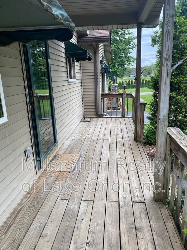 Building Photo - 2493 S Ortonville Rd