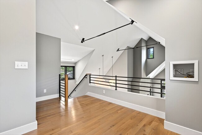 Building Photo - Stunning Luxury Home in the Village of Che...