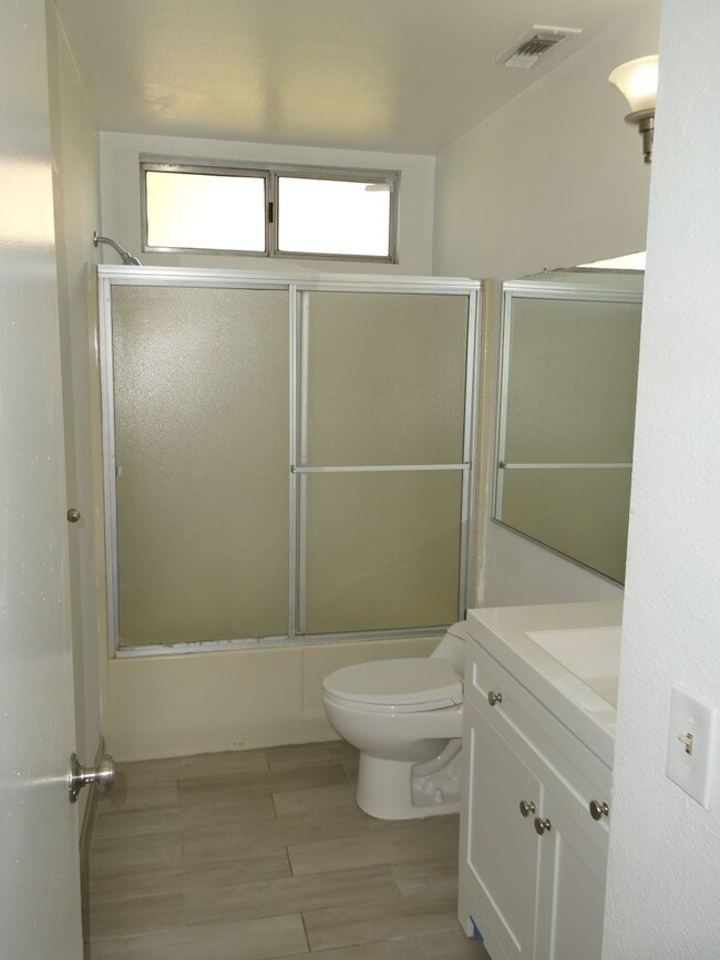 Building Photo - Single Story 3 Bedroom Home for Rent in Sa...