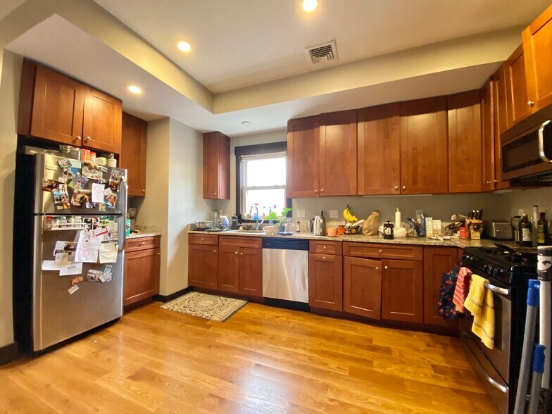 Building Photo - 46 Creighton St