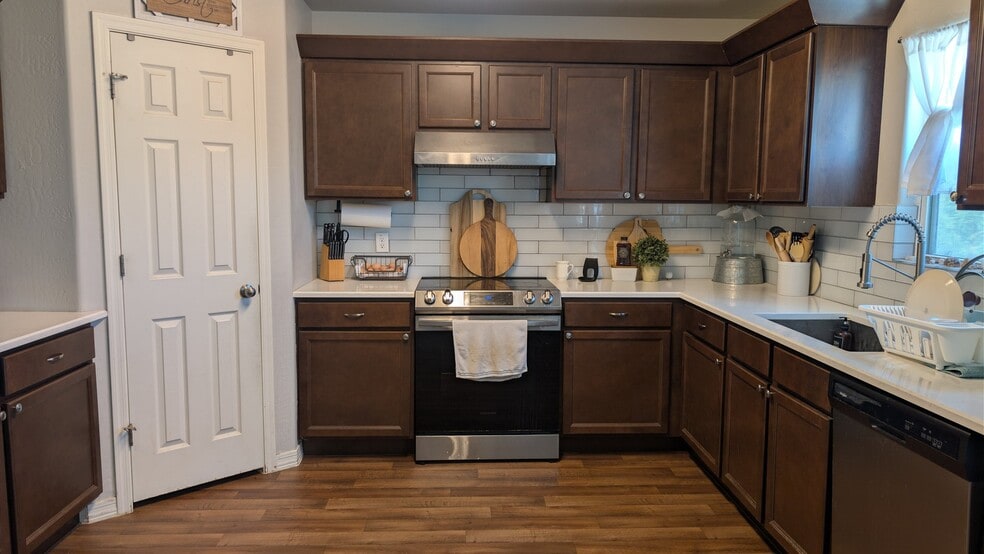 Building Photo - 1613 Jerry Ct