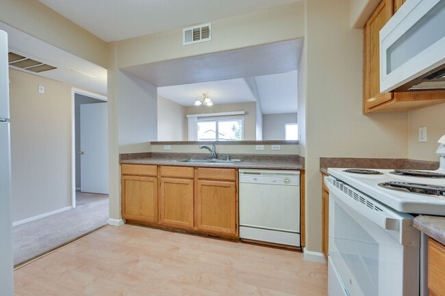 Building Photo - SW!! 2 Bedroom 2 Bath 2nd floor Condo!!! O...