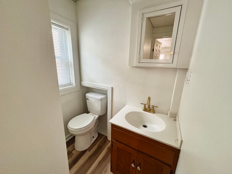 Bathroom - 520 Fremont St