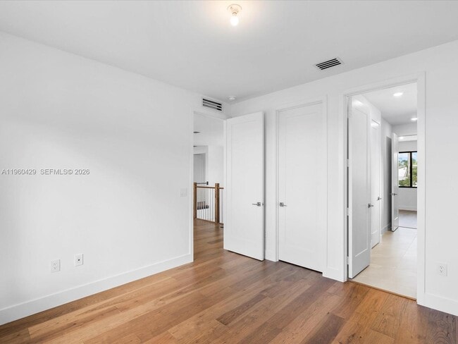 Building Photo - 19701 NE 16th Pl