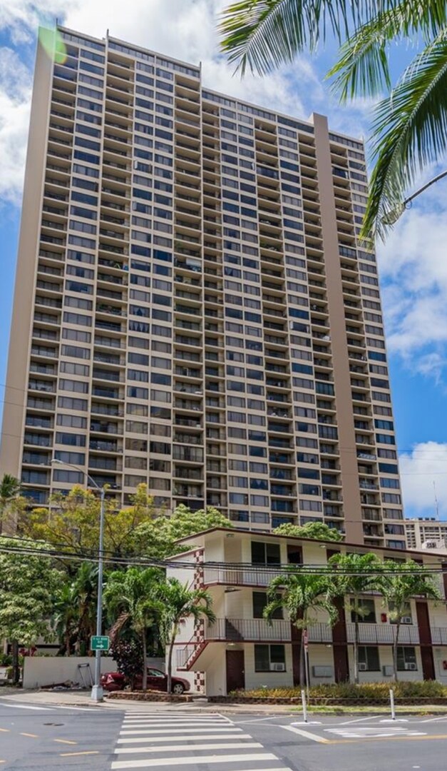Building Photo - Waikiki, Pet Friendly. Central AC