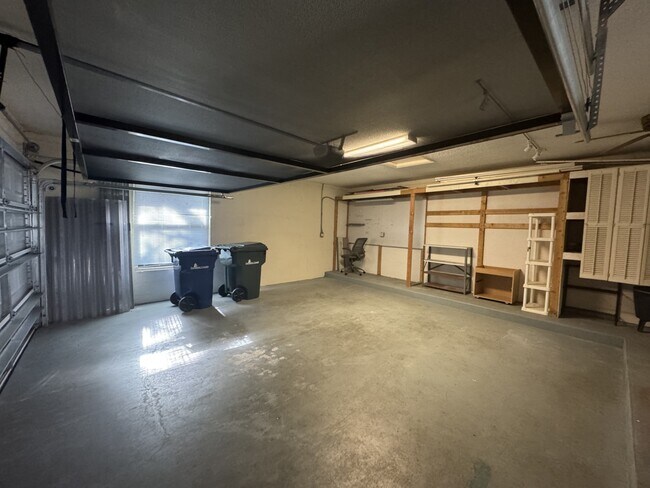 Building Photo - 263 Southampton Dr