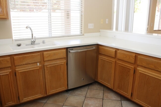 Building Photo - Lovely home in the heart of Green Valley Ranch.