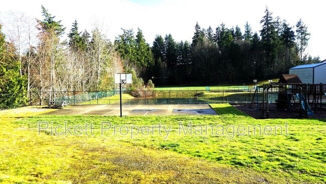 Building Photo - 4855 Bowwood Cir NE