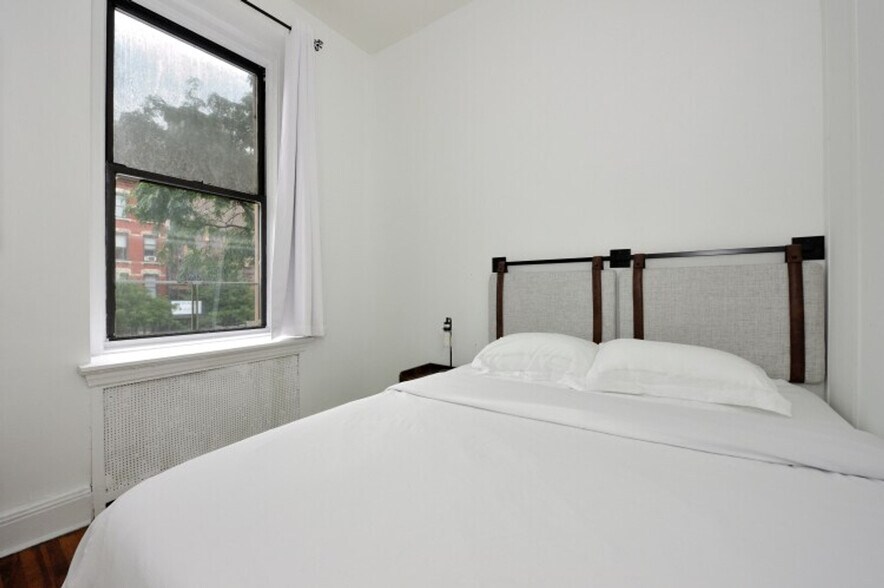 Building Photo - 649 9th Ave