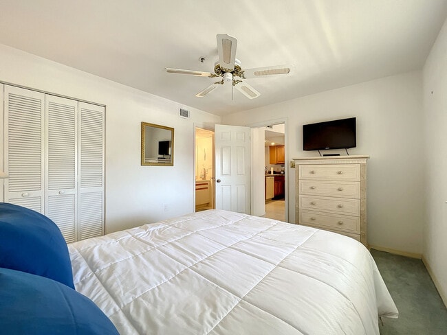 Building Photo - 462 Bouchelle Dr