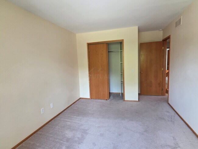 Building Photo - 1039 Cobalt St
