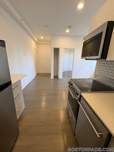 Building Photo - 11 Queensberry St