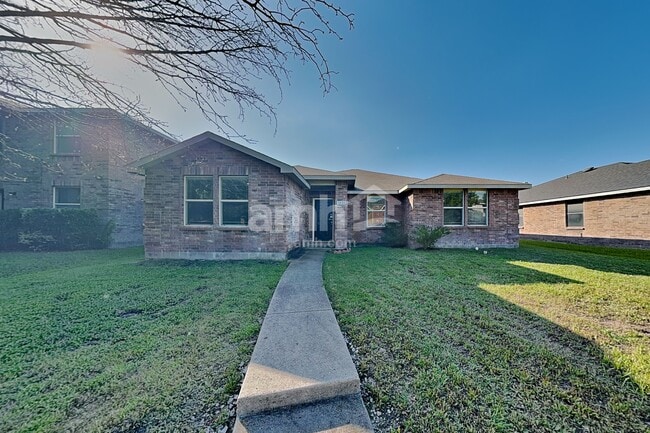 Building Photo - 1021 Bumble Bee Dr