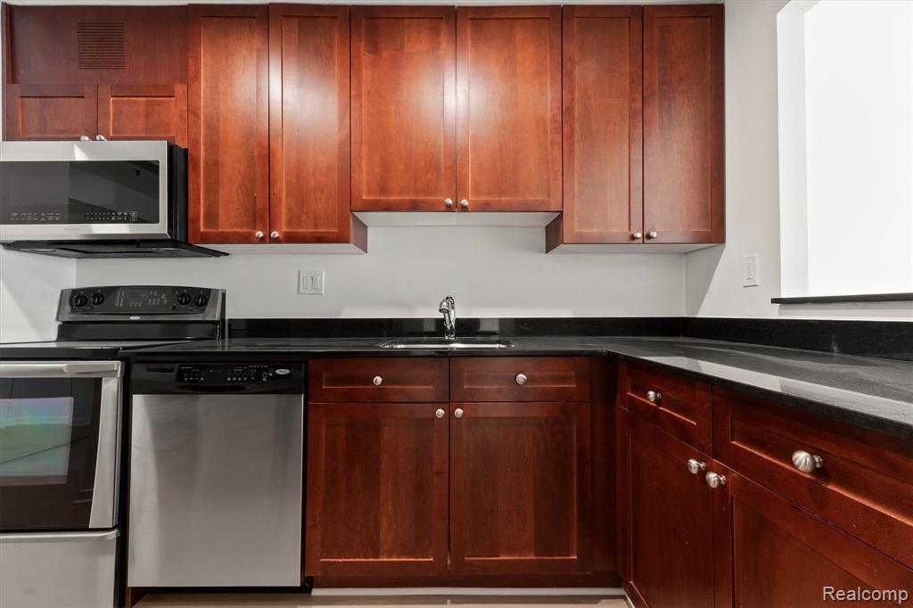 Building Photo - 300 Riverfront Dr