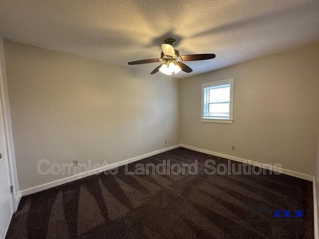 Building Photo - 1362 Chestnut St