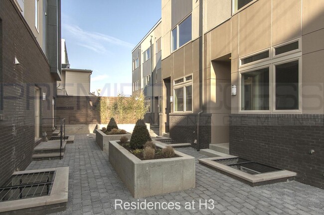 Building Photo - Northern Liberties Townhome