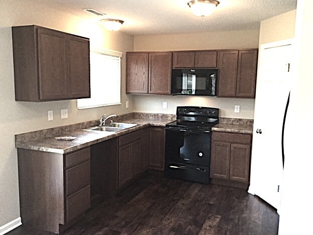 Building Photo - 9674 Sweetwater Ln