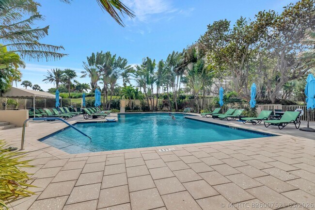 Building Photo - 4301 N Ocean Blvd