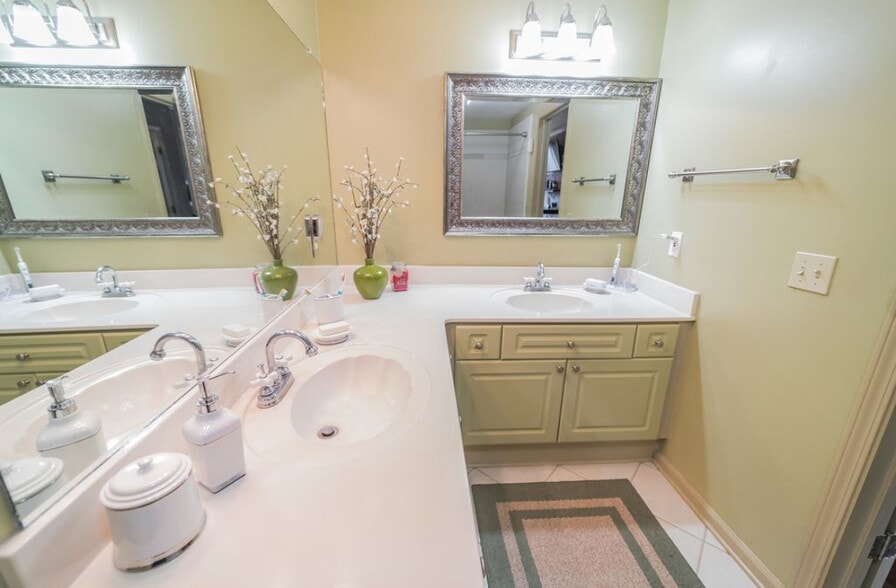 Building Photo - 3334 Peachtree Rd NE