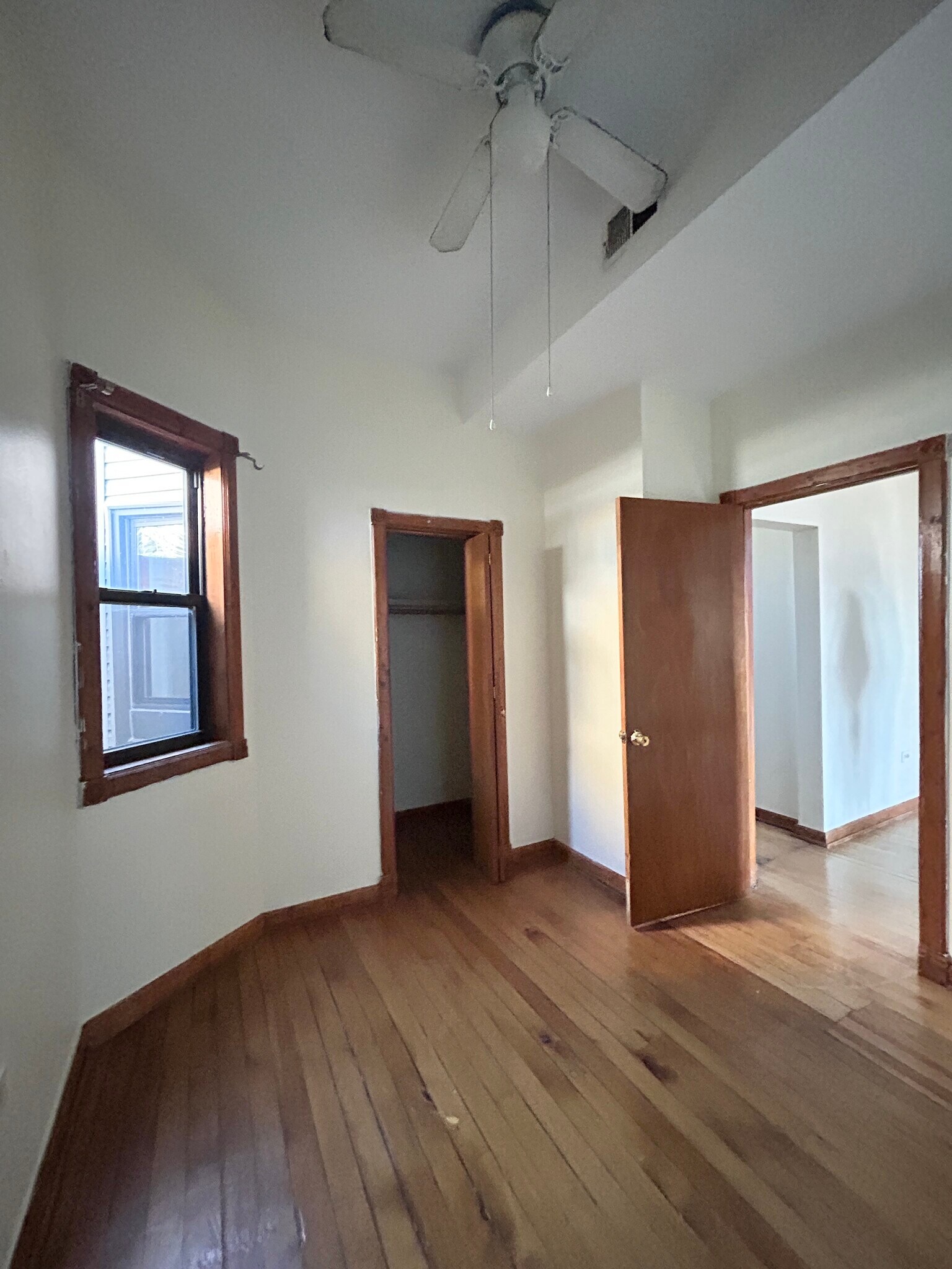 Building Photo - 2827 N Milwaukee Ave