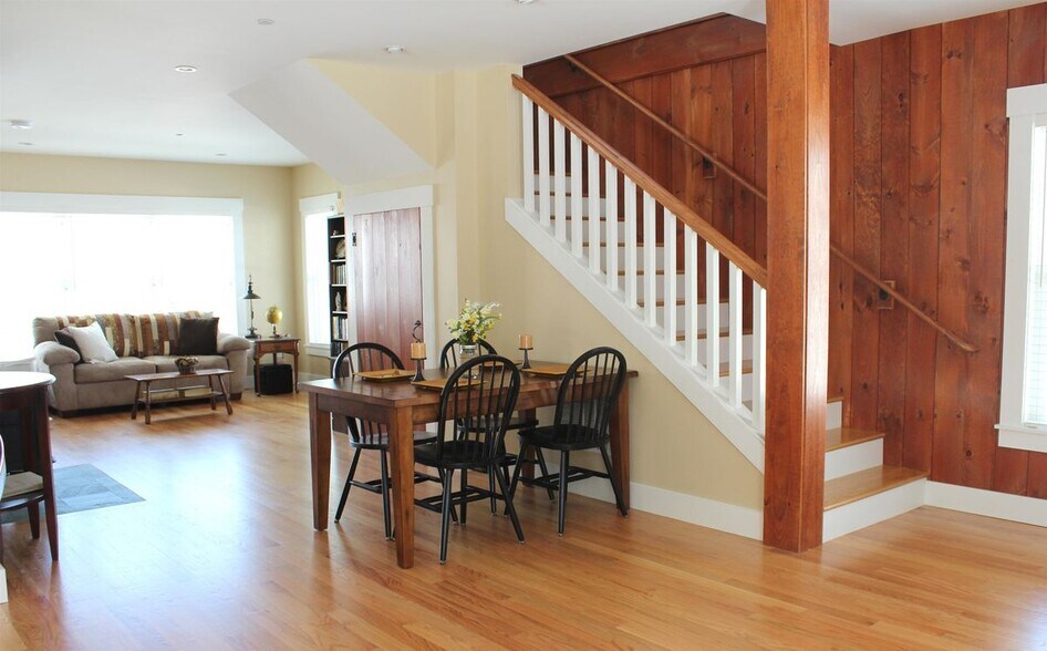 Building Photo - 26 N Main, 2