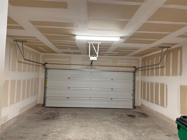 Building Photo - 11905 Mercantile Ln