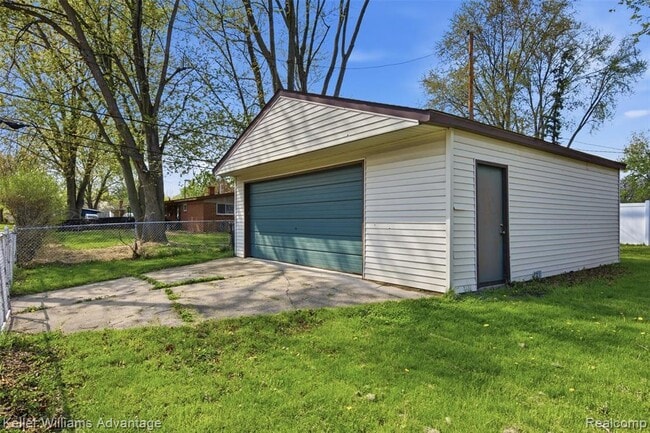 Building Photo - 7435 Lathers St