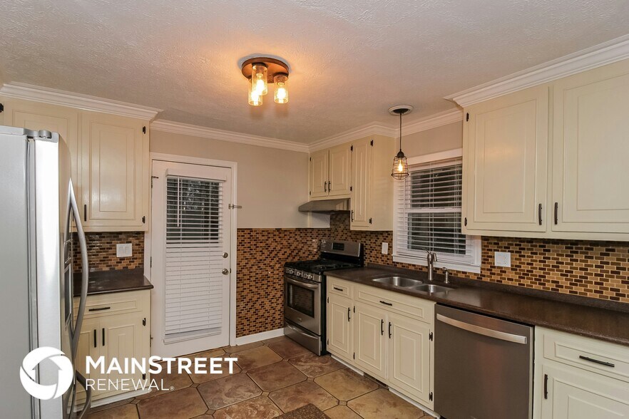 Building Photo - 715 Jett Rd