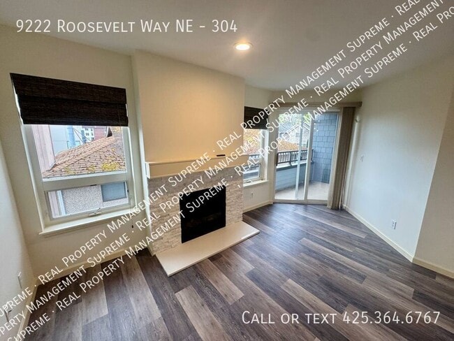 Building Photo - 9222 Roosevelt Way NE