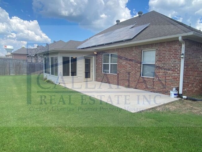 Building Photo - Base Meadows 4 bedroom