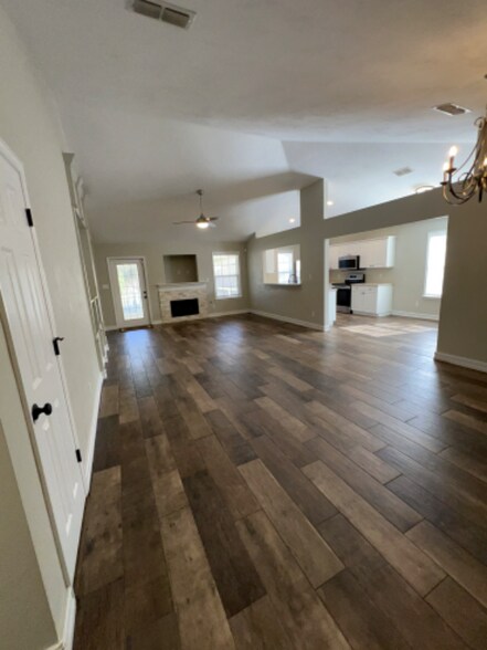 Building Photo - 8392 Ivy Brook Ln
