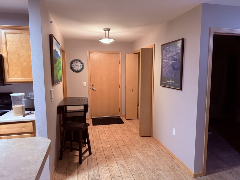 Building Photo - 8206 Starr Grass Dr