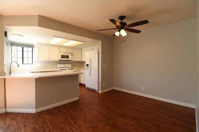 Building Photo - Creekside Nipomo Home