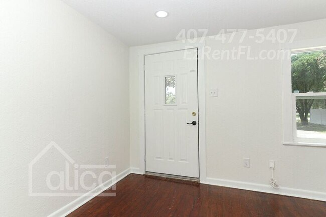 Building Photo - 135 W Chesley Ave