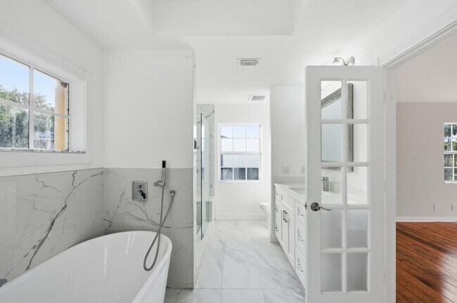 Building Photo - 207 Banyanwood Point