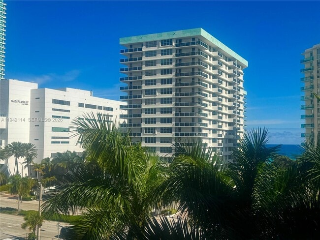 Building Photo - 3800 S Ocean Dr
