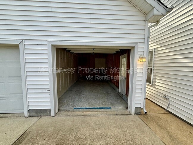 Building Photo - 2010 Silky Dogwood Trail