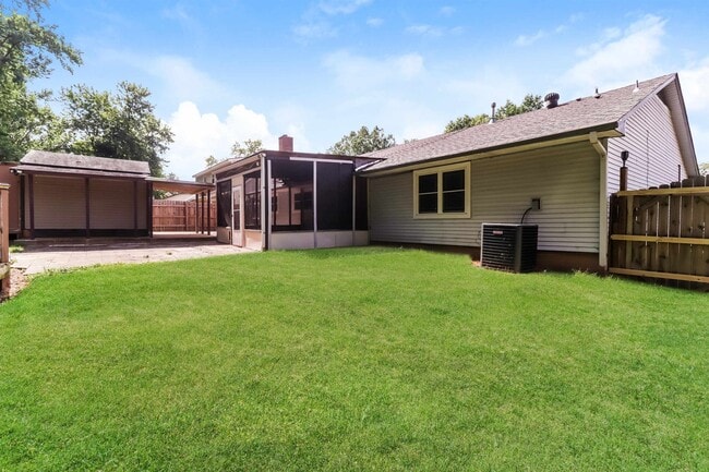 Building Photo - 5707 Heartwood Dr