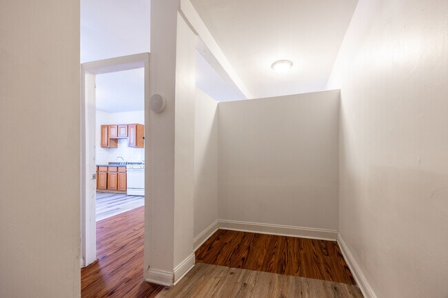 Building Photo - 1900 S Throop St